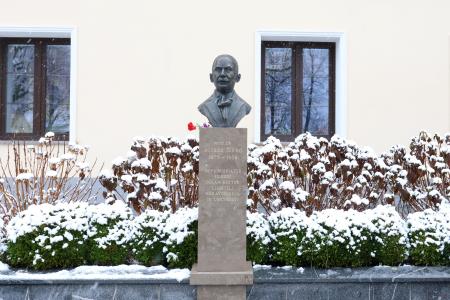 Odkritje doprsnega kipa dr Alfreda Šerka 22 Foto Ljubo Vukelič
